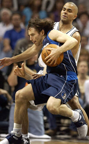 小牛客场大胜骑士，卢卡斯上演三双的简单介绍