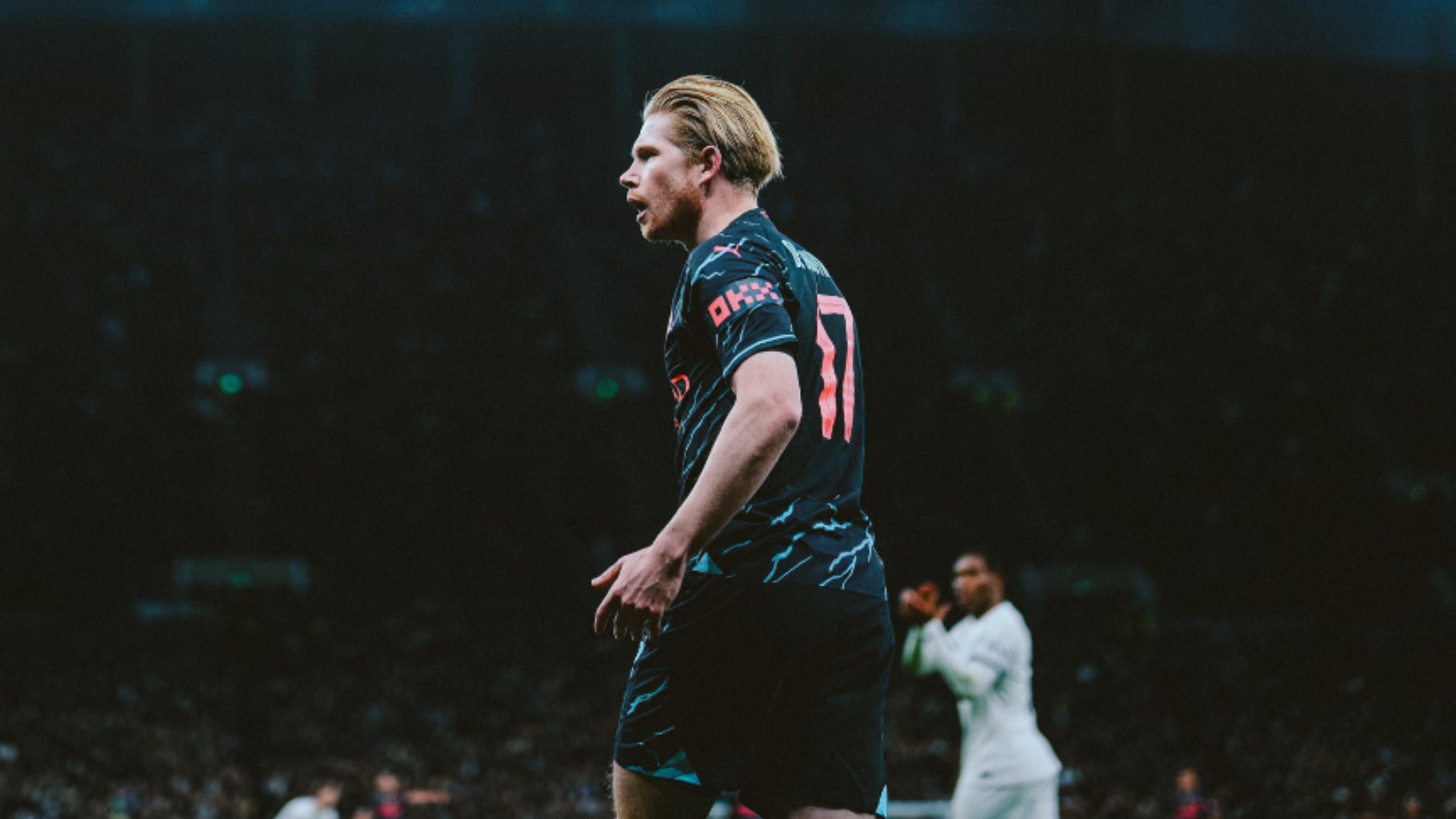  德布劳内在DWG比赛中绝杀，战术调整引发热议！