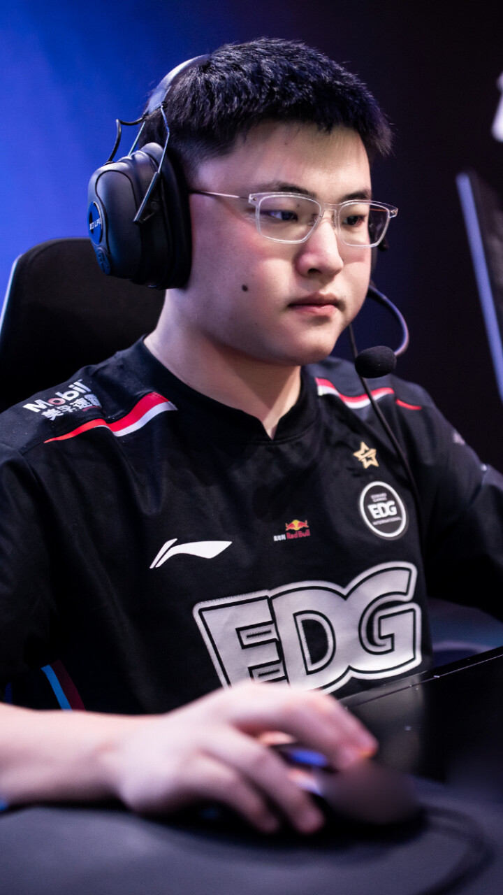 关于Uzi连续七场比赛得分超过惊险取胜,公牛挑战极限!的信息