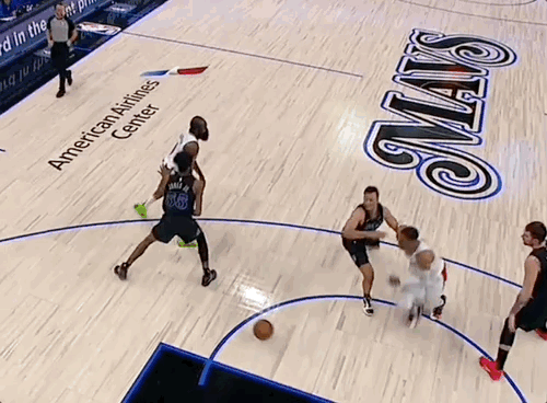 Uzi关键节点关键助攻,快船带队取胜!